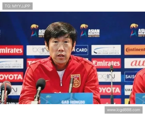 出山足球明星究竟是谁引发了球迷们的热烈讨论与期待