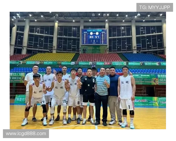 重庆篮球队团队协作能力大幅提升荣获全国篮球团队协作排名新高